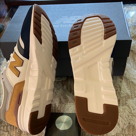 New Balance Men's Multicolor Sneakers - Picture 7 of 9